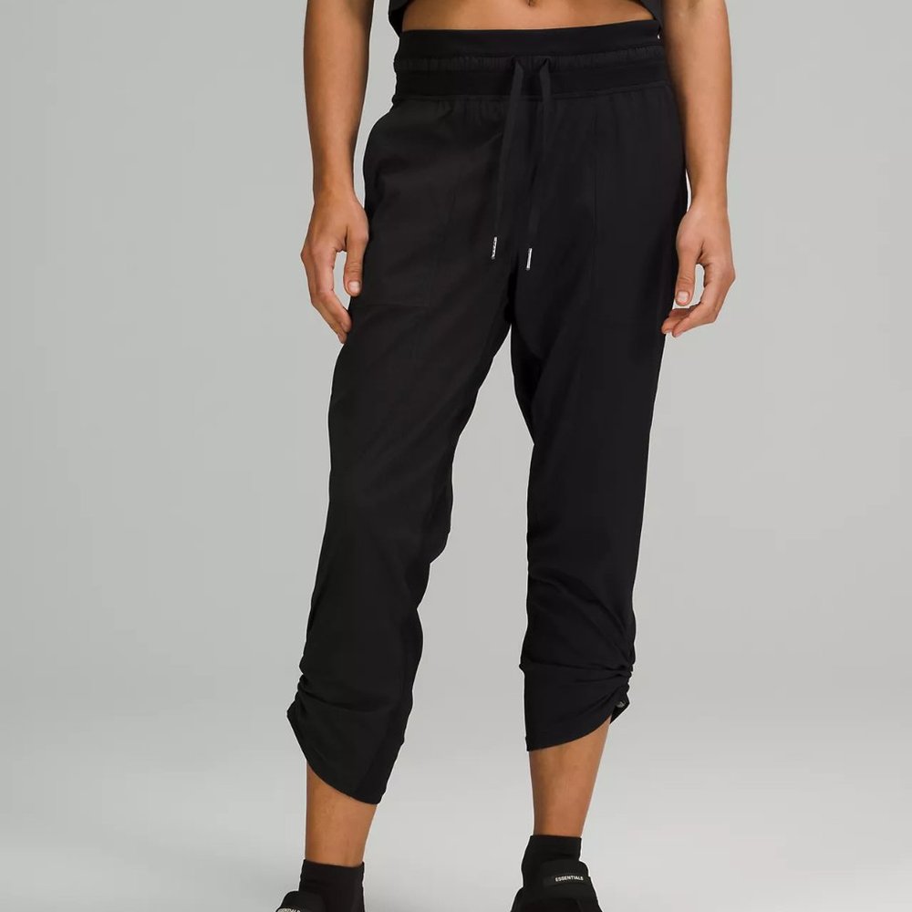 lululemon athletica dance studio crops